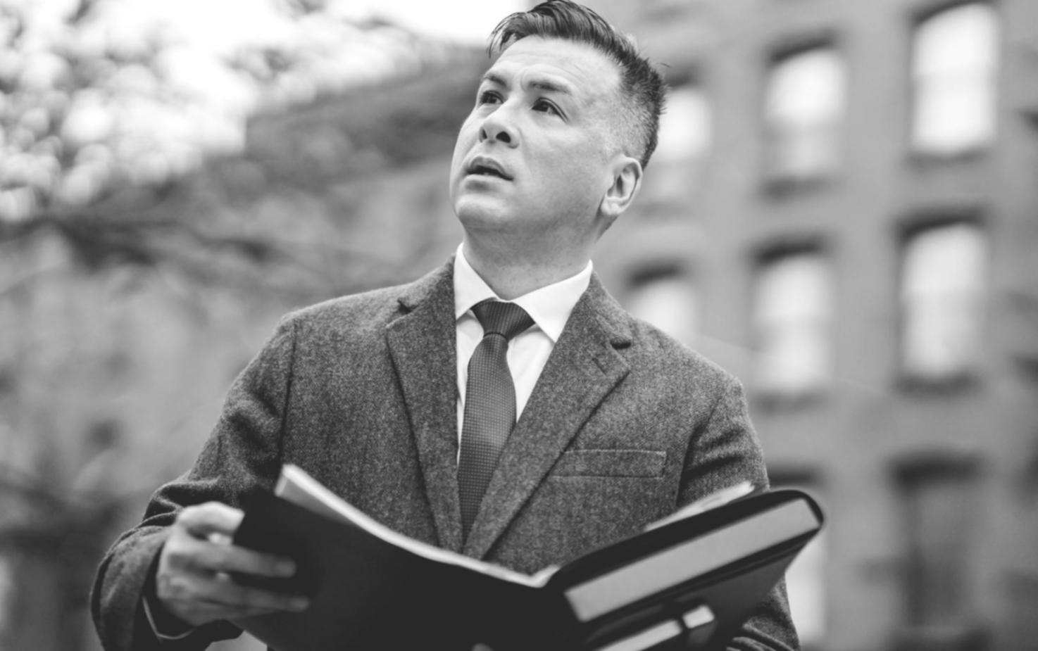 Live webinar session covering contract law fundamentals