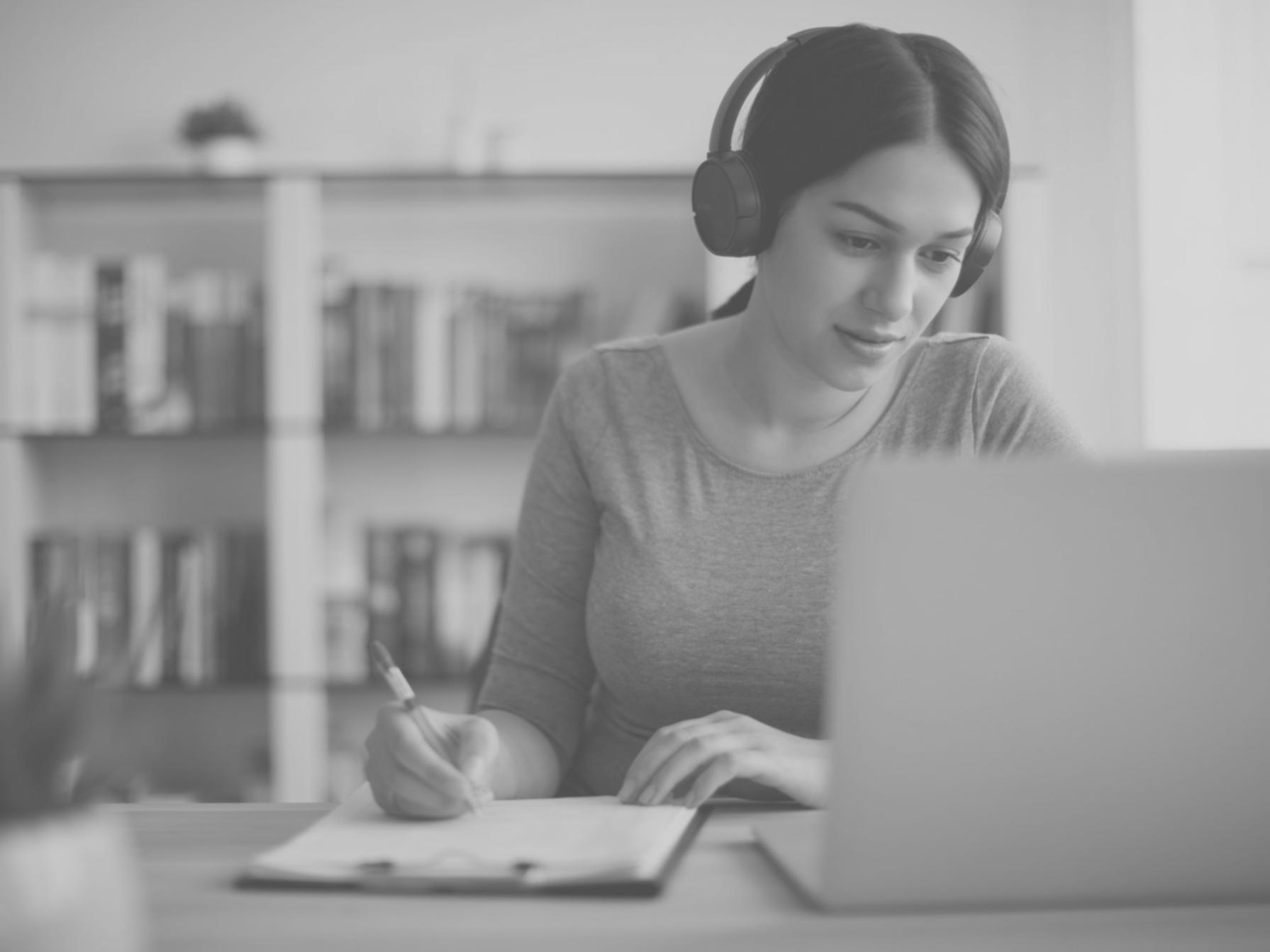 Contract law webinar session with legal professionals